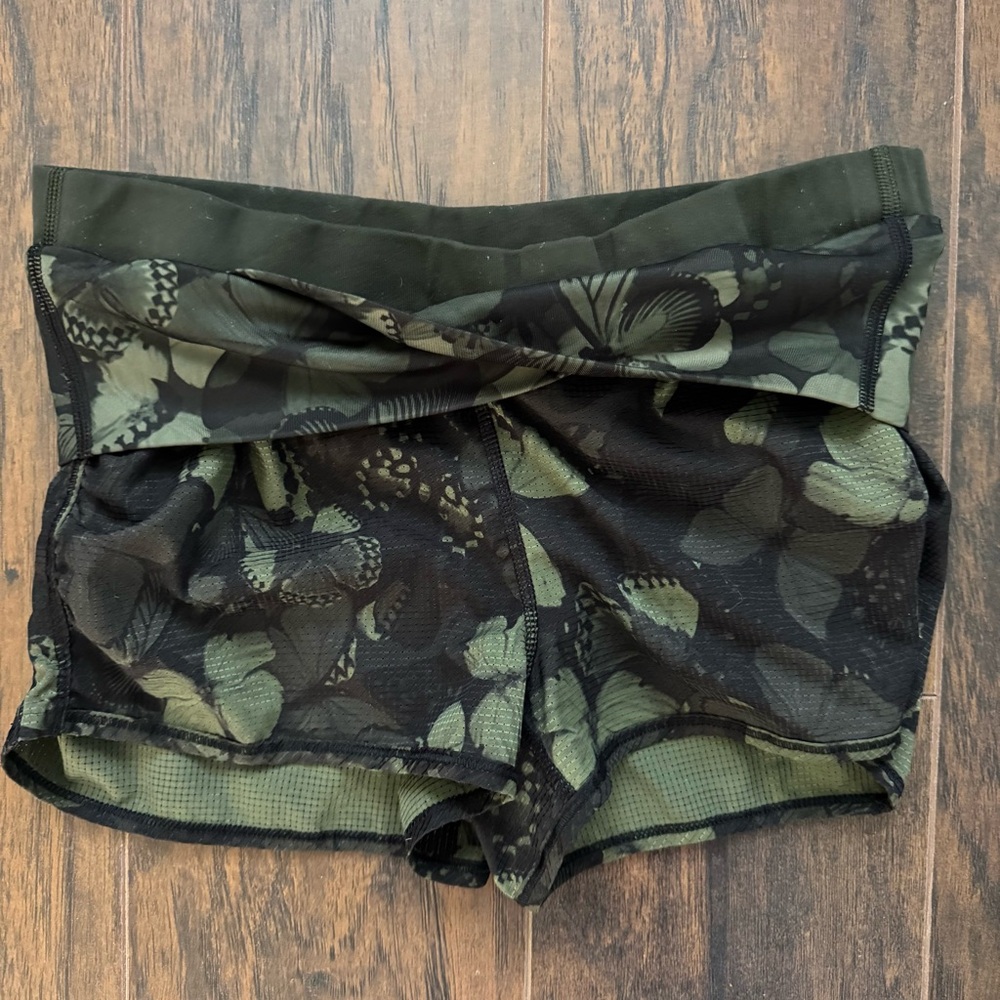 Lululemon Women's Sunset Salutation Butterfly Size 2 - Picture 2 of 7